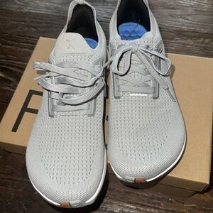 Flux adapt waterproof runner